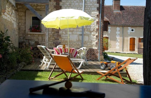 Bucey-en-Othe House | Comfortable Gîte Bucey-en-Othe for Families and Pets