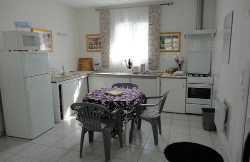 Cezac House | Gîte Cézac: Family-Friendly Retreat with Pet Access