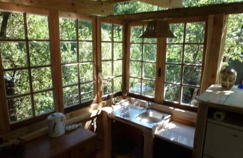 Malbosc Cabin | Charming Gîte Cabane Saloon – Ideal for Families & Pets
