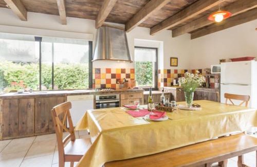 Guemene-Penfao House | Tranquil Gîte with Enclosed Garden and Family Activities
