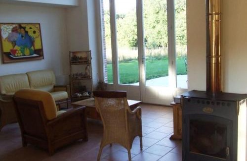 Ouzouer-sur-Trezee House | Gîte calme en forêt, proche Gien, 3 chambres et 2 salles d'eau - FR-1-590-555