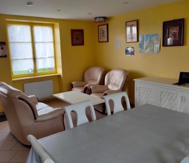 Ceaux House | Discover Gîte Caribou: Pet & Child Friendly Retreat