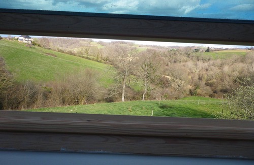 Lucq-de-Bearn Cottage | Tranquil Country Cottage with Spa & Hot Tub Amenities