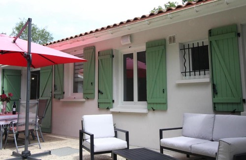 Cestas House | Gîte Cestas: Inviting Retreat for Families and Pets