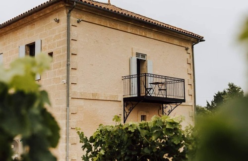 Robins Bay Cottage | Unforgettable INVINDIA Vineyard Cottage in Saint-Émilion