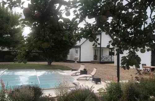 Courcelles-de-Touraine House | Experience Chalet "Belle-Etoile" with Pool & Ocean View