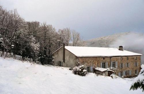Sauvain House | Cozy Gîte with Fireplace, Games Area & Nature Activities