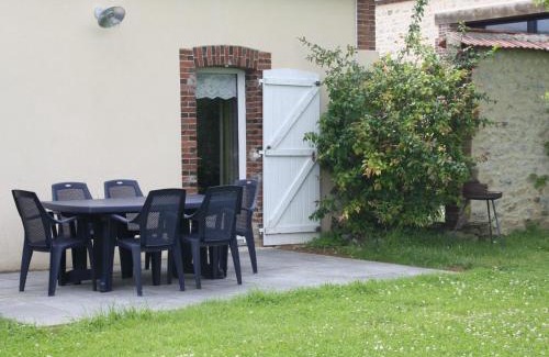 Pre-Saint-Evroult House | Inviting Gîte with Garden, Terrace & Game Room in Pré-Saint-Évroult