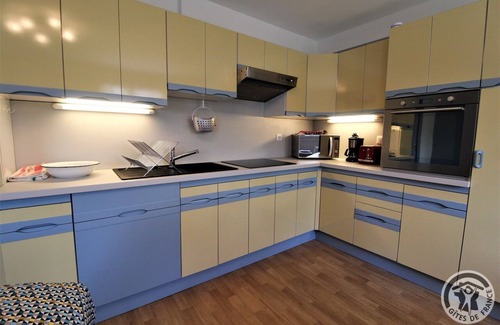 Limas House | Top-Rated Gîte Chantepuits - Gleize with Full Kitchen