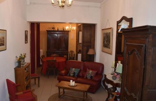 Luce-sous-Ballon House | Scenic Gîte near Le Mans: Child-Friendly Retreat Awaits