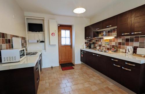 Le Menoux House | Cozy Gîte with Private Garden in the Creuse Valley
