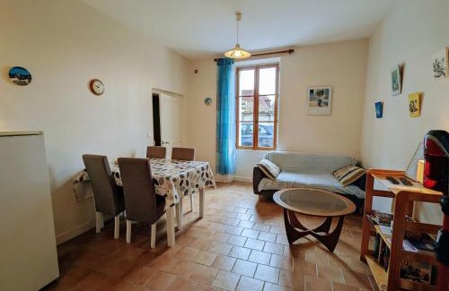 Le Menoux House | Cozy Gîte with Private Garden in the Creuse Valley