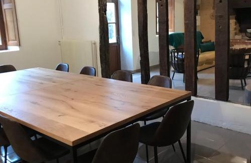 Yvre-l'Eveque House | Inviting Gîte Near Le Mans Circuit with Family-Friendly Perks