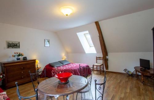 Carlux Apartment | Cozy Gîte with Garden, Wi-Fi & Pet Friendly Near Sarlat