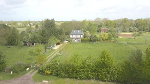 Epaignes House | Inviting Gîte chez Loupi: 9.3/10 Rated & Pet Friendly