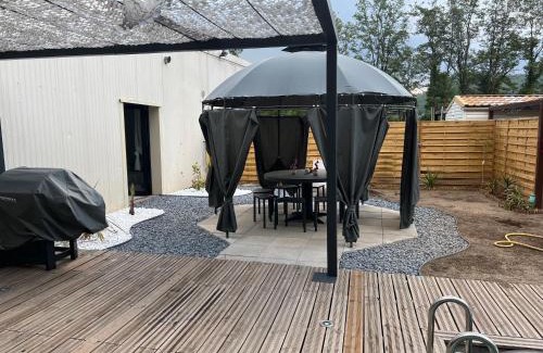 Besseges Villa | Cozy Gîte chez Marie et Sebastien with Pool & Pet Friendly