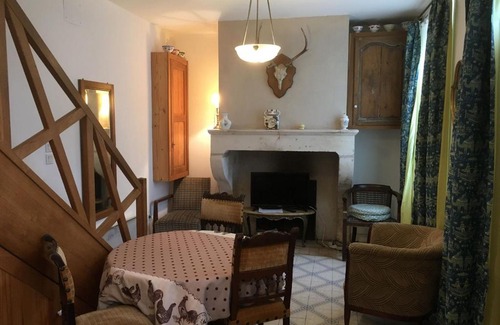 Choloy-Menillot House | Gîte Choloy-Ménillot: Cozy Retreat for 2, Pet Friendly Stay