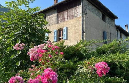 Saint-Laurent-en-Royans House | Family-Friendly Gîte Clé des Champs with High Guest Ratings