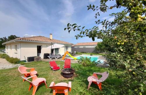 Listrac-Medoc Villa | 4-Star Gîte with Heated Pool and Oceanfront Views