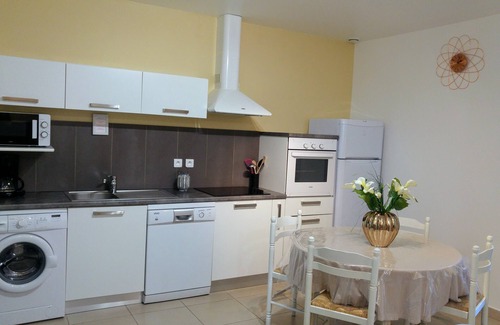 Galeria House | Charming Gîte with Heated Pool, River & Beach Access