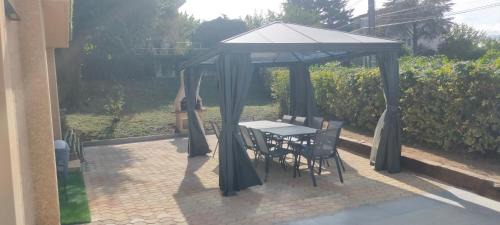 Feyzin House | Gîte des Gônes - Lyon's Family-Friendly Retreat, Rated 9.6