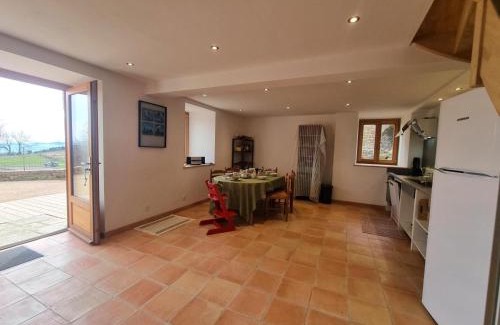 Verrieres-en-Forez House | Inviting Gîte with Scenic Views & Private Courtyard