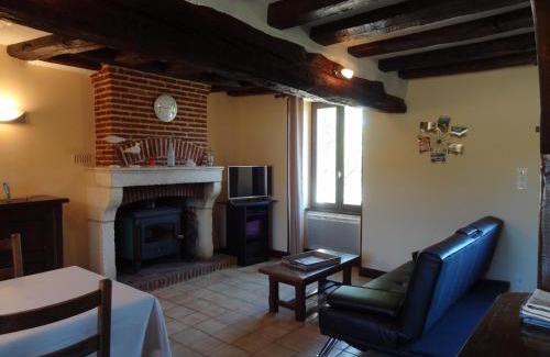 Sury-en-Vaux House | Comfortable Gîte in Sancerre Vineyards with Internet Access