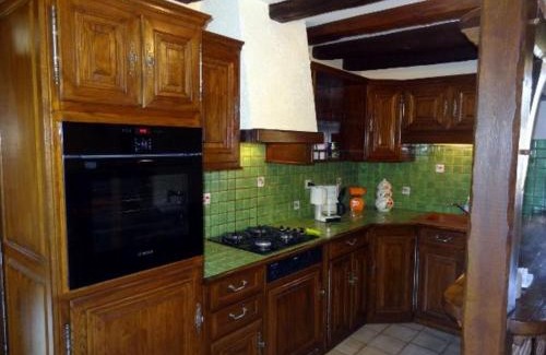 Sury-en-Vaux House | Comfortable Gîte in Sancerre Vineyards with Internet Access