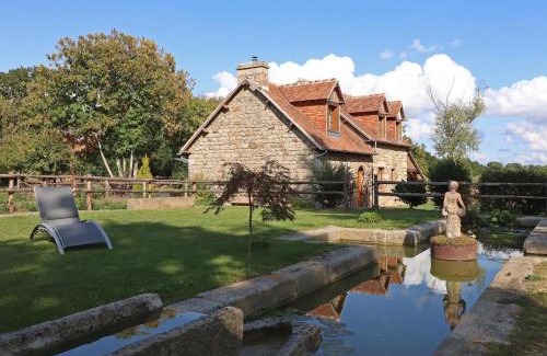 Ceauce House | Relaxing Gîte with Private Garden & Pet-Friendly Amenities