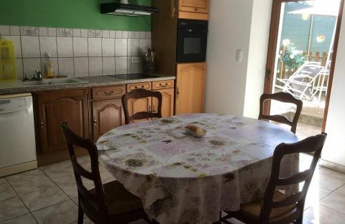 Reherrey House | Welcoming Gîte des Cygnes - Pet & Child Friendly Retreat