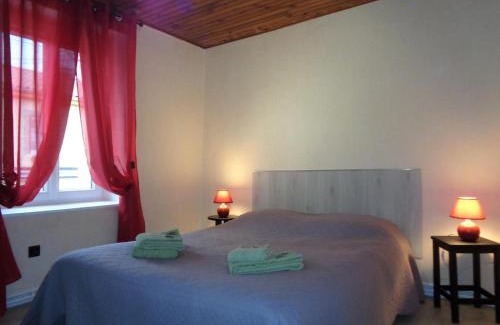 Saint-Jean-la-Vetre House | Cozy Gîte with Garden, Pet Friendly & High Guest Rating