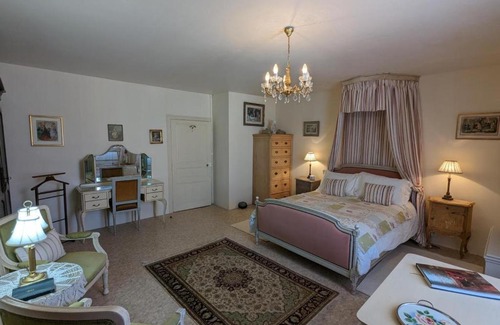 Charente Limousine House | Cozy Gîte in Abzac with Garden, Near Confolens