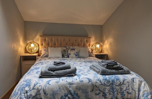 Charente Limousine House | Cozy Gîte in Abzac with Garden, Near Confolens