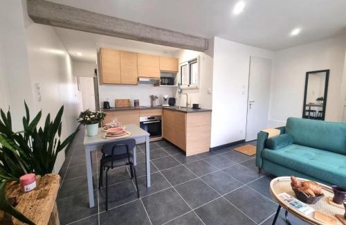 Montrond-les-Bains House | Gîte cosy à Montrond-les-Bains proche thermes, avec parking - FR-1-496-342