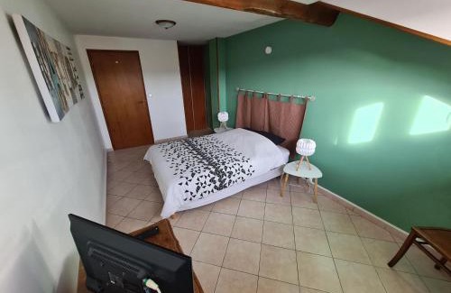 Fontenoy-sur-Moselle Apartment | Comfortable Gîte by the Moselle - Family-Friendly Getaway