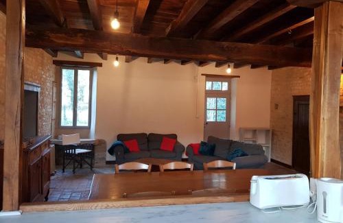 Bengy-sur-Craon House | Cozy Gîte with Terrace, Garden, and High-Speed Internet