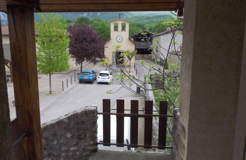 Beauvoir-en-Royans House | Gîte d'étape: Ideal Retreat for Sports Lovers and Families