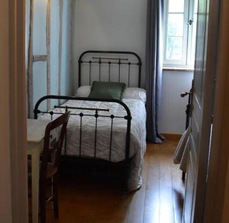 Touget House | Pet-Friendly Gîte d'En Lébé with Pool and Child Amenities