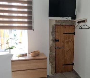 Saint-Florent-sur-Auzonnet Apartment | Relax at Gîte de la tourterelle with Oceanfront Views
