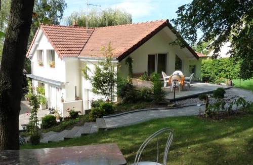 Heidwiller House | Child-Friendly Retreat at Gîte d'Maïsala Les Mésanges