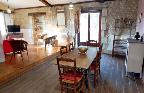Bellon Cottage | Gîte Danielle: Family Retreat with Pool & Perfect Rating