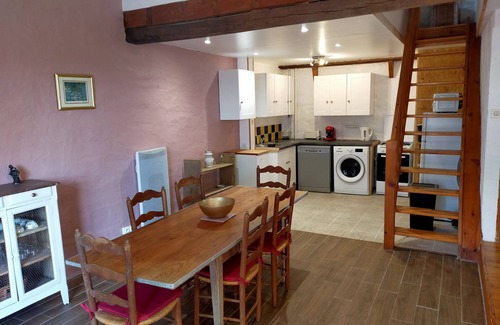 Bellon Cottage | Gîte Danielle: Family Retreat with Pool & Perfect Rating