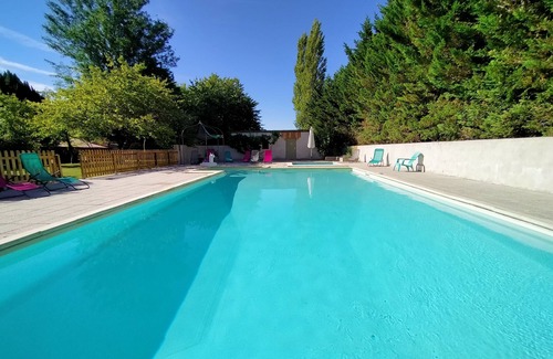 Bellon Cottage | Gîte Danielle: Family Retreat with Pool & Perfect Rating