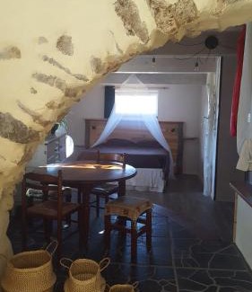 Fraisse-des-Corbieres Apartment | Charming Gîte in Historic Sheepfold with Oceanfront Views