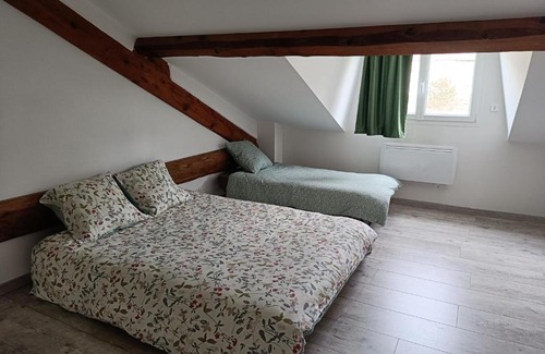 Camurac House | Inviting Gîte dans les Pyrénées: Pet-Friendly & Oceanfront