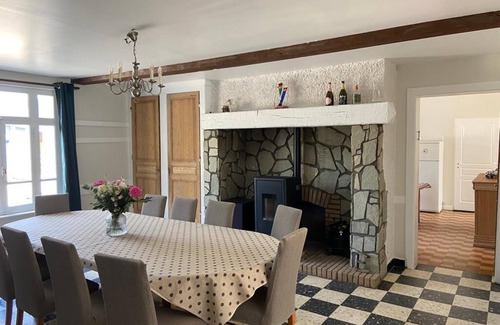 Vironchaux House | Spacious Gîte for 12-14 Near Bay of Somme with Spa Access