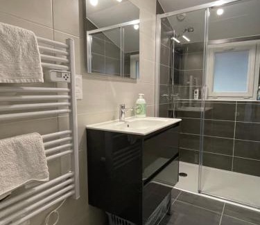 Ancenis House | Cozy Room Near A11 at Logis du Château Rouge with Kitchen