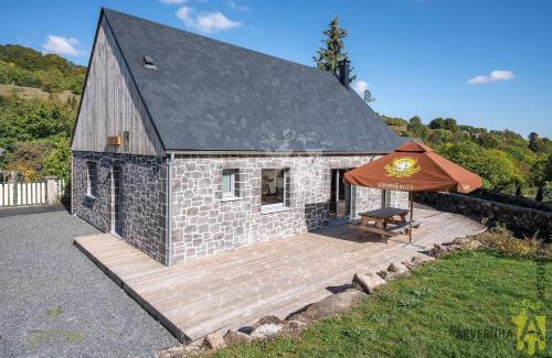 Besse-en-Chandesse House | Pet-Friendly Retreat at Gite de Benjamin