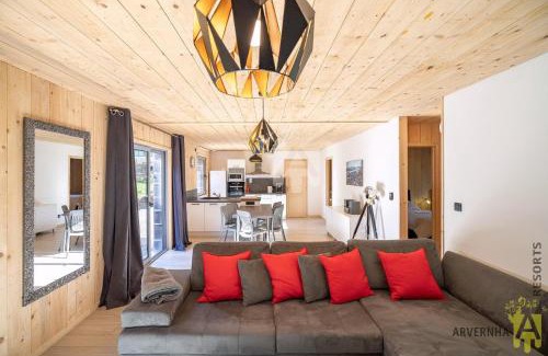 Besse-en-Chandesse House | Pet-Friendly Retreat at Gite de Benjamin
