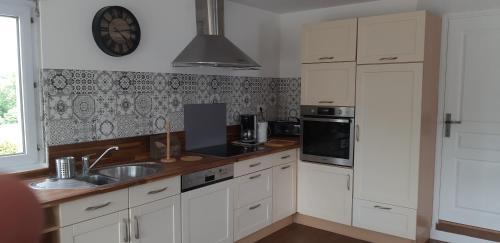 Briec House | Gîte de Bealieu: Pet-Friendly Retreat with Ocean Views